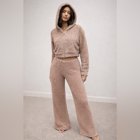 SKIMS Pants - SKIMS Cozy Teddy Sherpa Zip Hoodie & Pants Matching Lounge Set